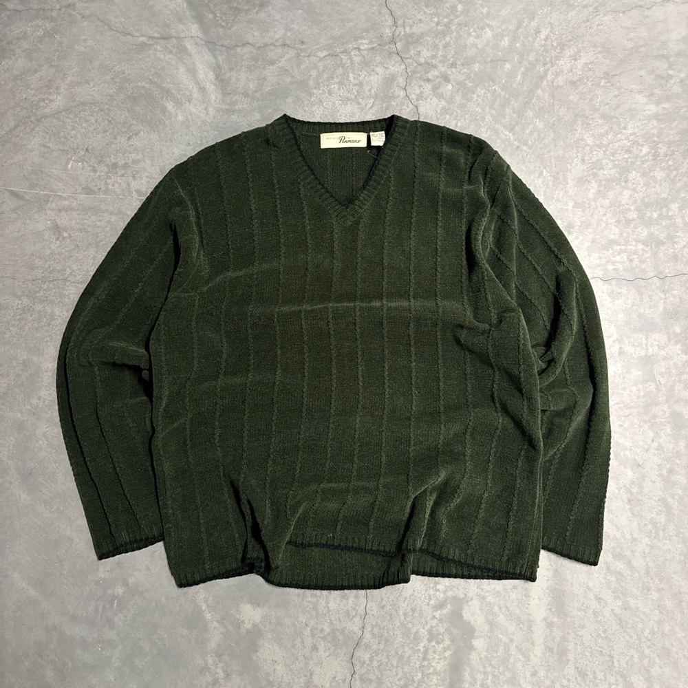 Pioneer V-Neck Sweater in Dark Green